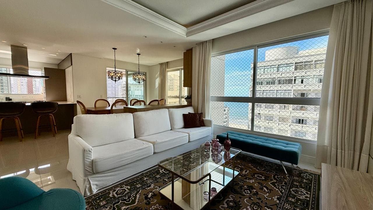 Apartamento de 2 quartos com 2 suítes e 161 m² em Bal. Camboriú