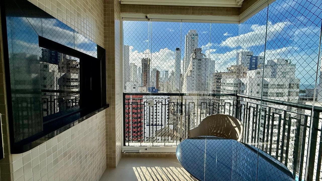 Apartamento de 2 quartos com 2 suítes e 161 m² em Bal. Camboriú