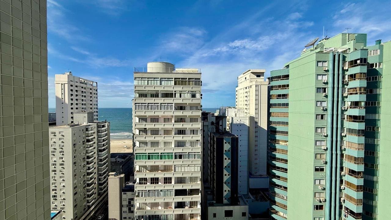 Apartamento de 2 quartos com 2 suítes e 161 m² em Bal. Camboriú