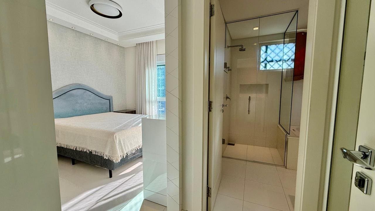 Apartamento de 2 quartos com 2 suítes e 161 m² em Bal. Camboriú
