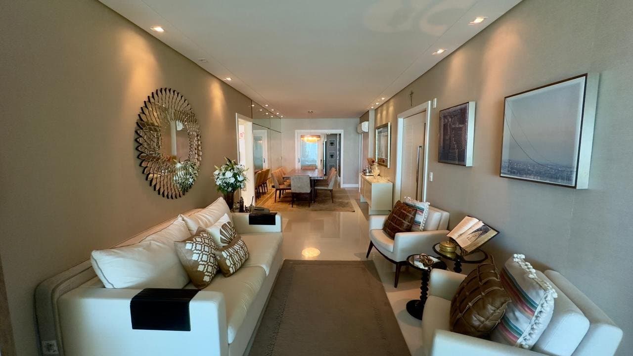 Apartamento de 3 quartos com 3 suítes e 186 m² em Bal. Camboriú