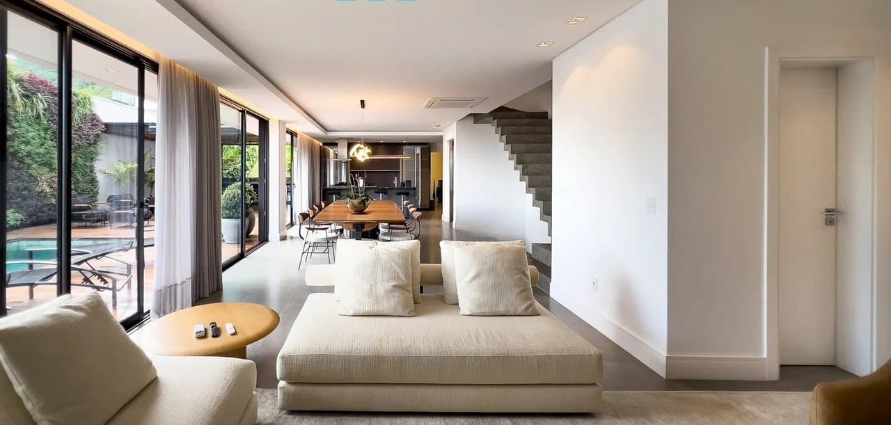 Casa de 4 quartos com 4 suítes e 408 m² em Bal. Camboriú