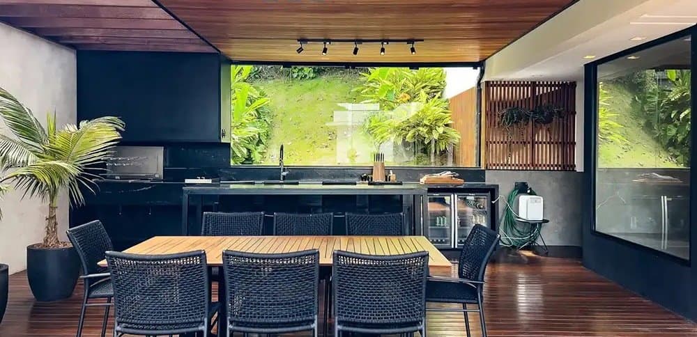 Casa de 4 quartos com 4 suítes e 408 m² em Bal. Camboriú