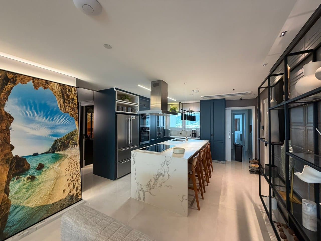 Apartamento de 4 quartos com 4 suítes e 196 m² em Bal. Camboriú