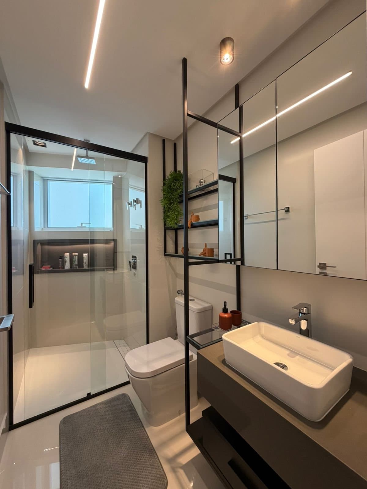 Apartamento de 4 quartos com 4 suítes e 196 m² em Bal. Camboriú