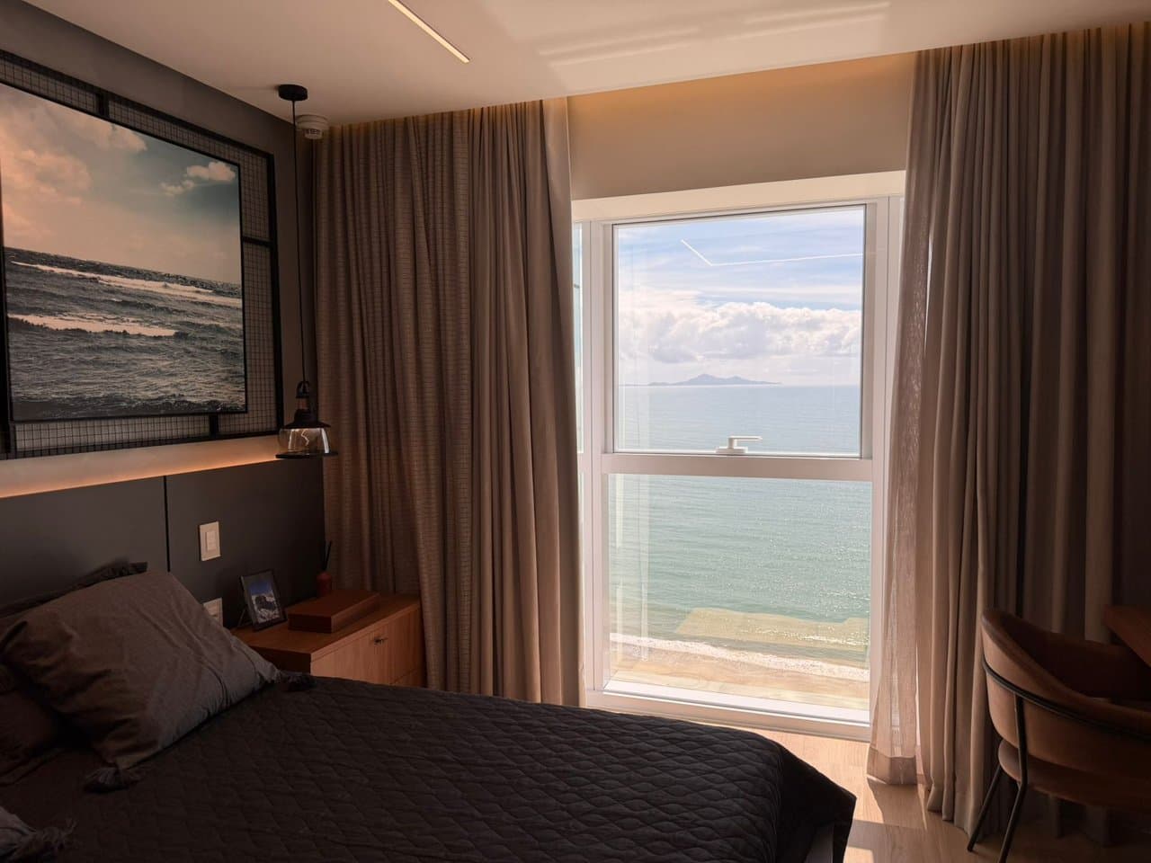 Apartamento de 4 quartos com 4 suítes e 196 m² em Bal. Camboriú