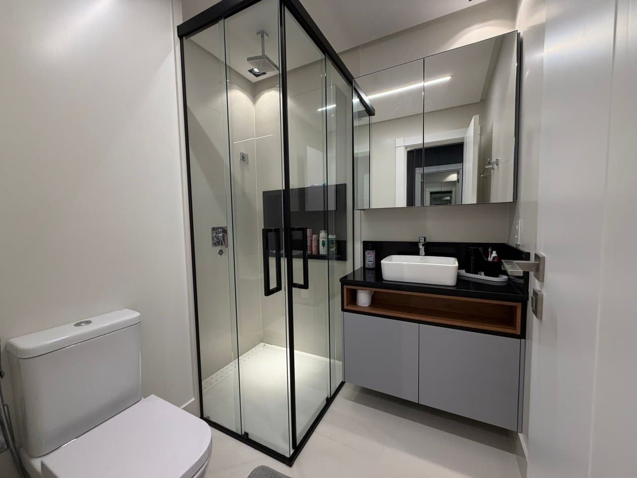 Apartamento de 4 quartos com 4 suítes e 196 m² em Bal. Camboriú
