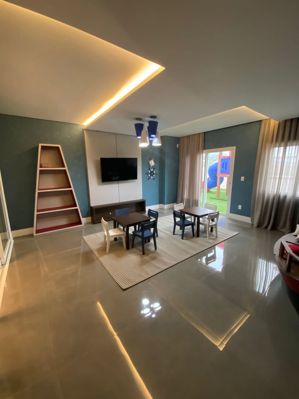 Apartamento de 4 quartos com 4 suítes e 184 m² em Bal. Camboriú