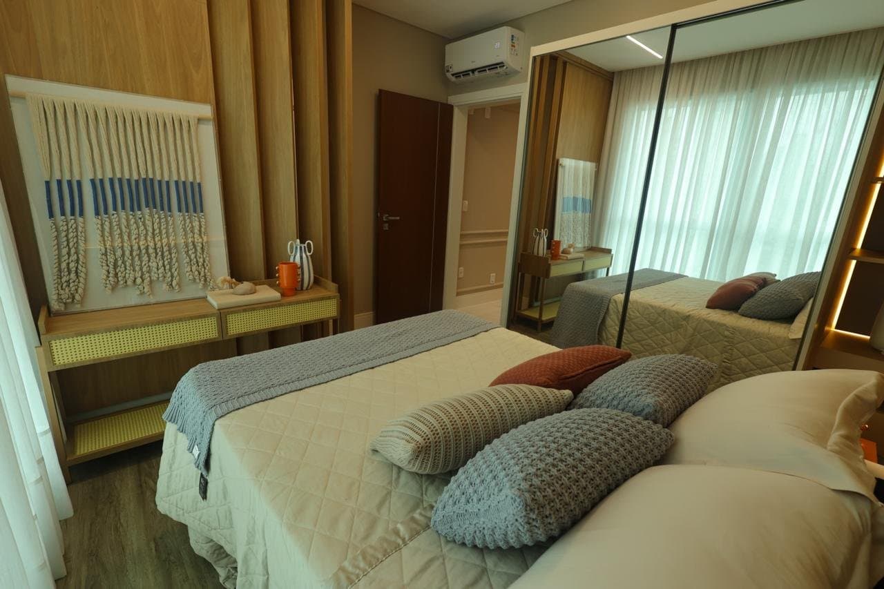 Apartamento de 4 quartos com 4 suítes e 184 m² em Bal. Camboriú