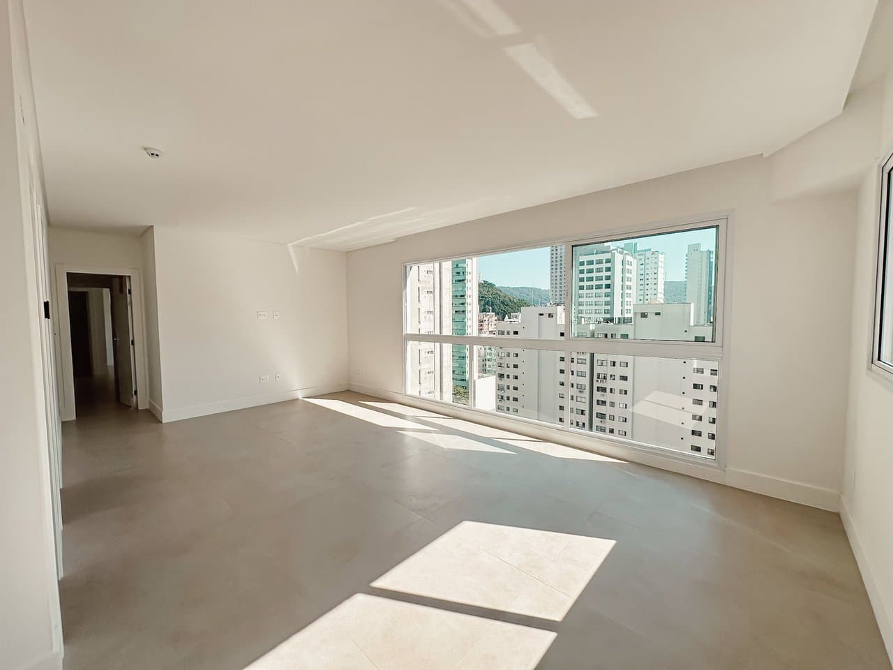 Apartamento de 3 quartos com 3 suítes e 125 m² em Bal. Camboriú
