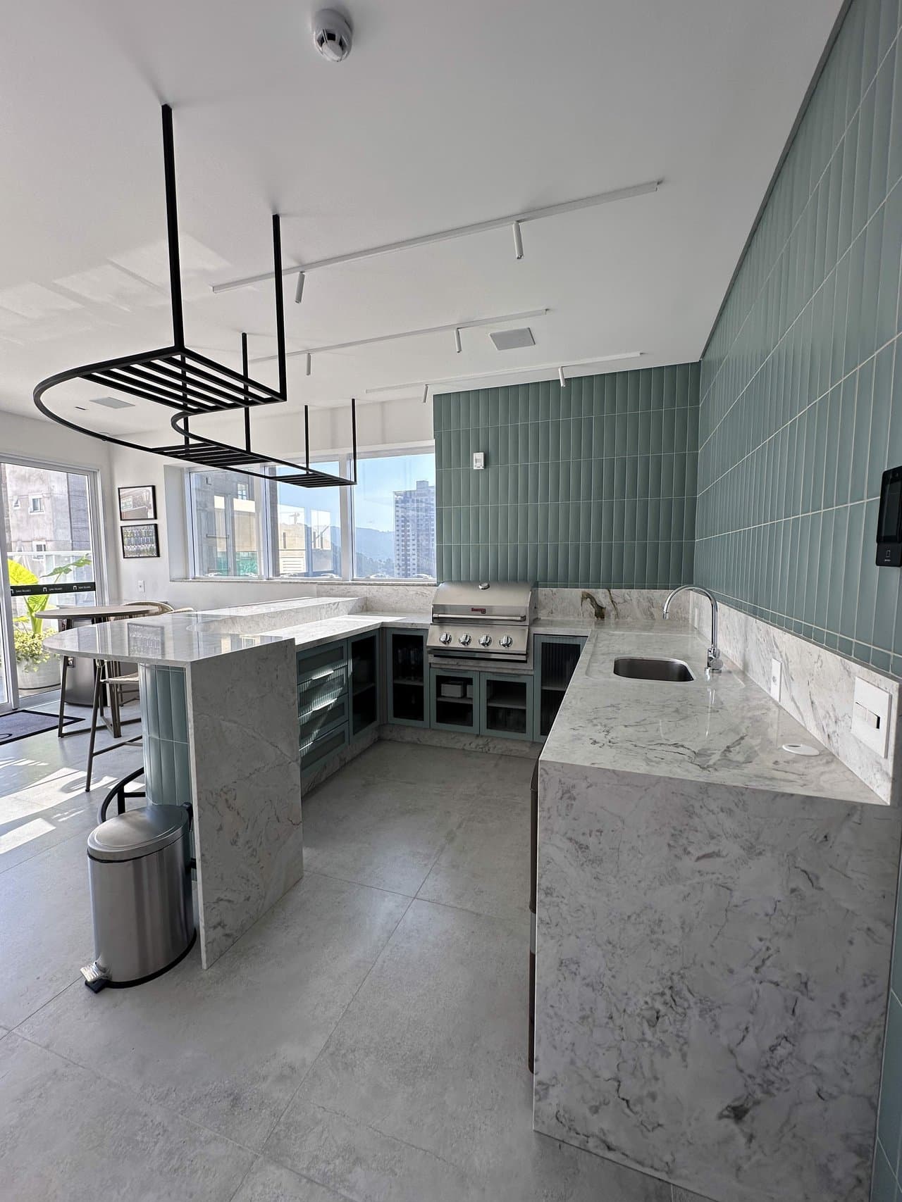 Apartamento de 3 quartos com 3 suítes e 125 m² em Bal. Camboriú