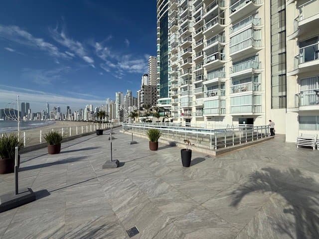 Apartamento de 2 quartos e 70 m² em Bal. Camboriú