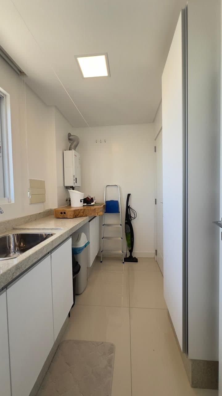 Apartamento de 3 quartos com 3 suítes e 125 m² em Bal. Camboriú