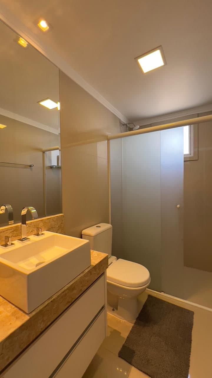 Apartamento de 3 quartos com 3 suítes e 125 m² em Bal. Camboriú