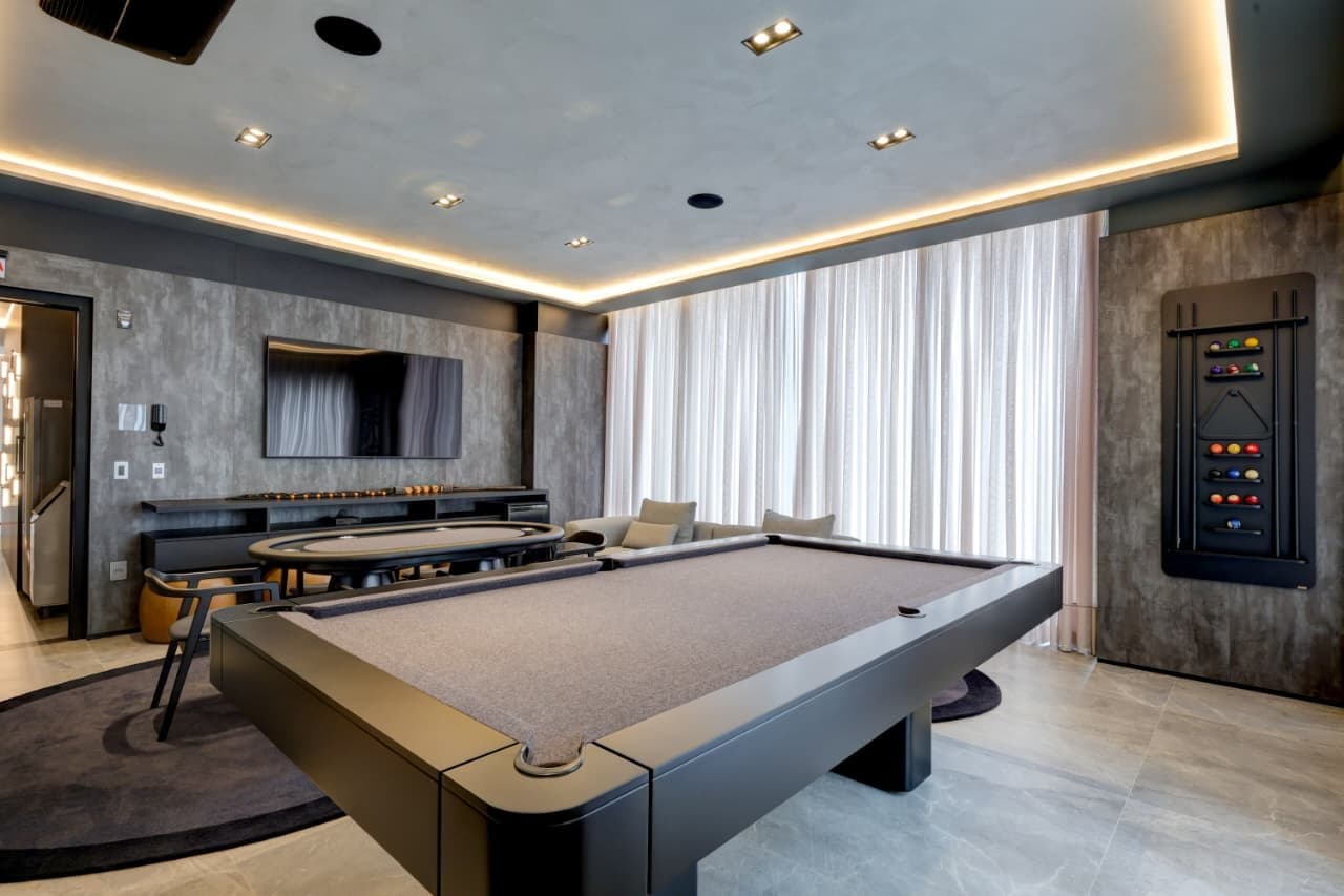 Apartamento de 4 quartos com 4 suítes e 181 m² em Bal. Camboriú