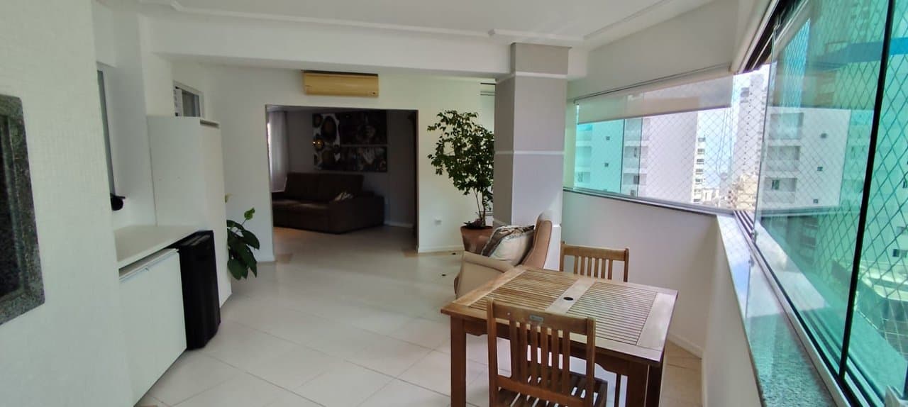 Apartamento de 3 quartos com 2 suítes e 133 m² em Bal. Camboriú