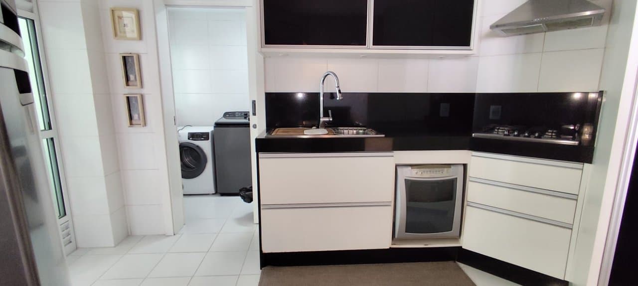 Apartamento de 3 quartos com 2 suítes e 133 m² em Bal. Camboriú