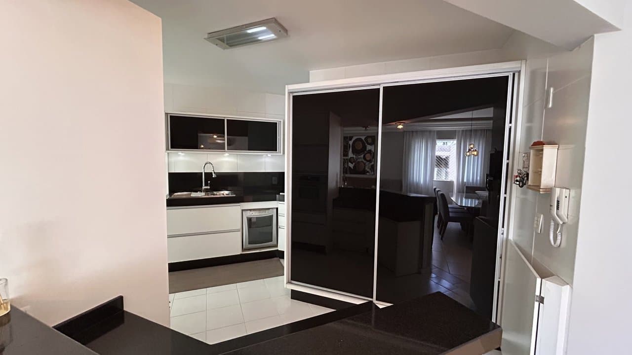 Apartamento de 3 quartos com 2 suítes e 132 m² em Bal. Camboriú