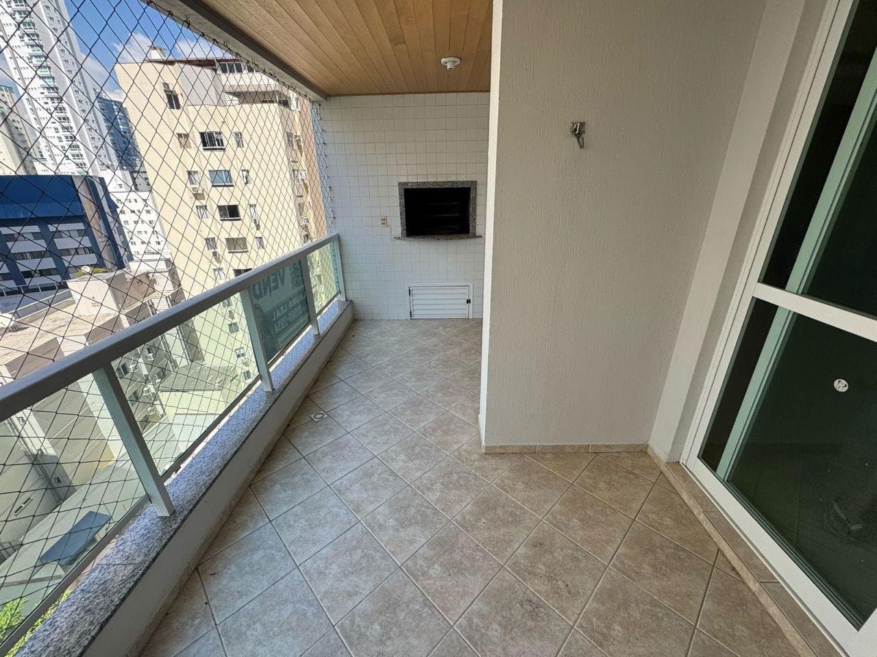 Apartamento de 3 quartos com 1 suíte e 115 m² em Bal. Camboriú