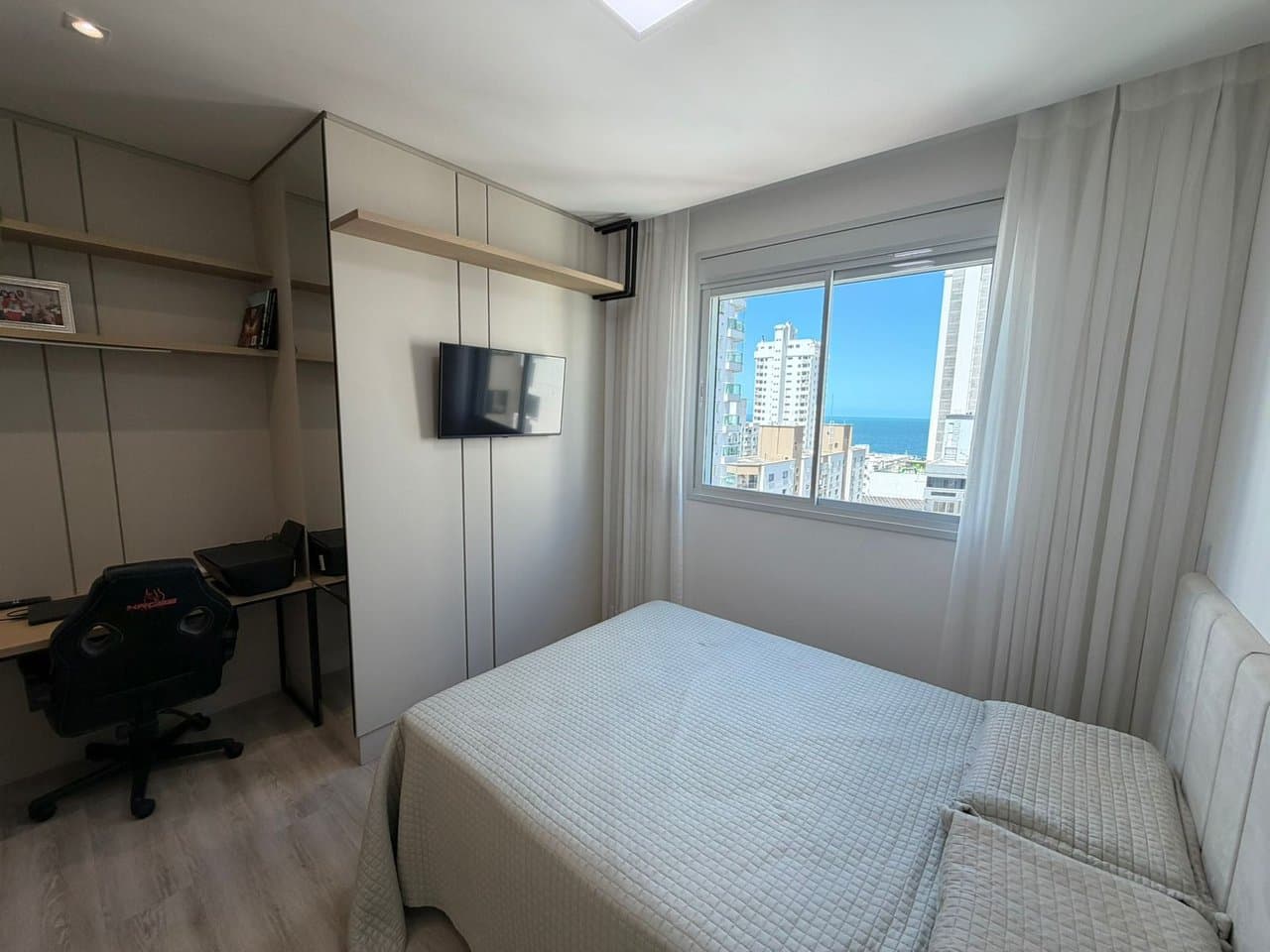 Apartamento de 4 quartos com 4 suítes e 142 m² em Bal. Camboriú