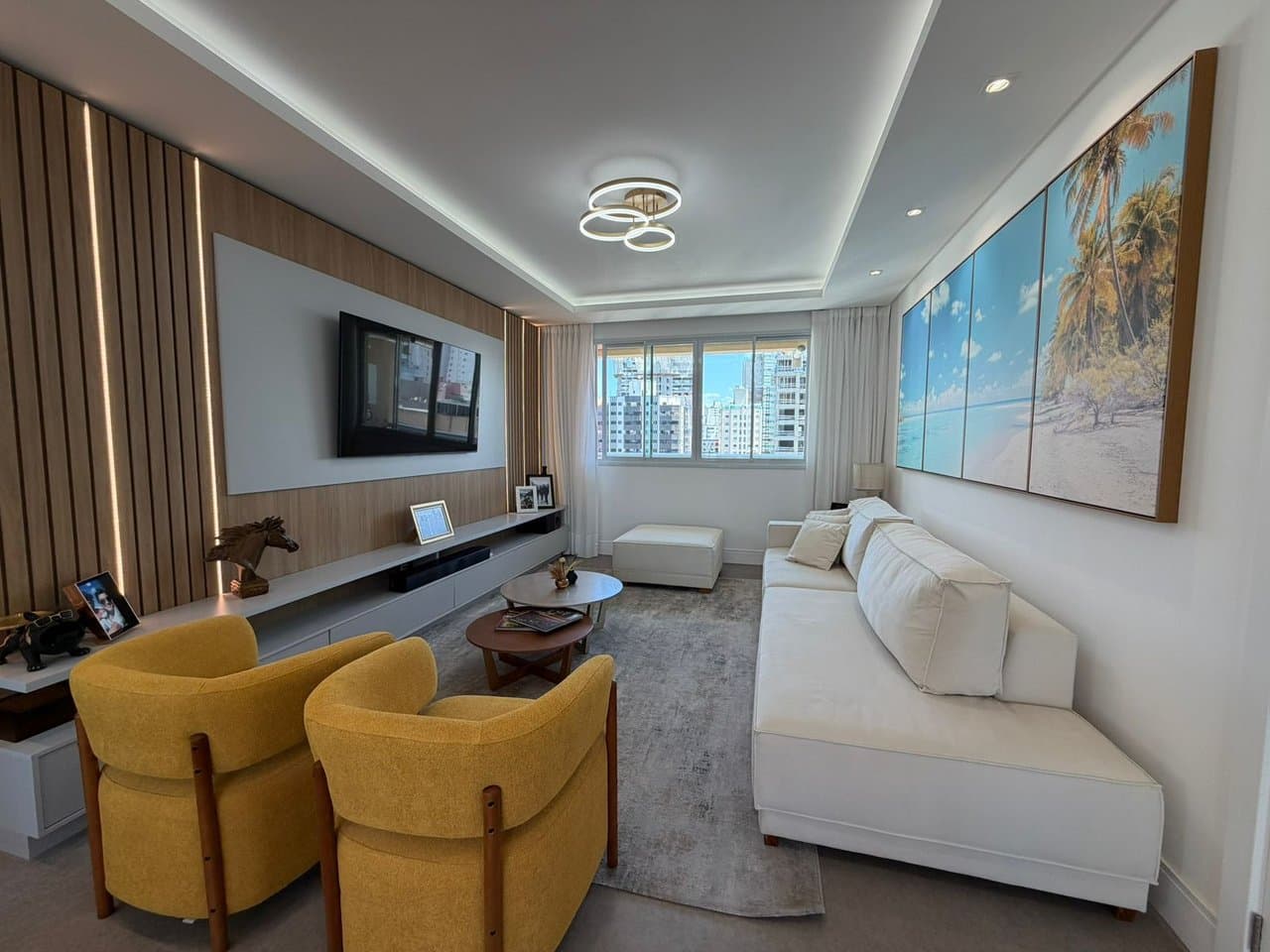 Apartamento de 4 quartos com 4 suítes e 142 m² em Bal. Camboriú