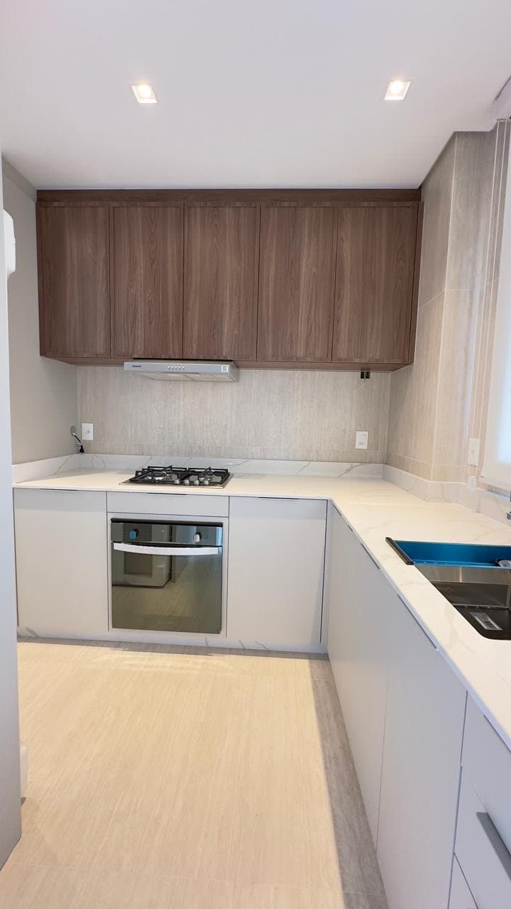Apartamento de 3 quartos com 3 suítes e 120 m² em Bal. Camboriú