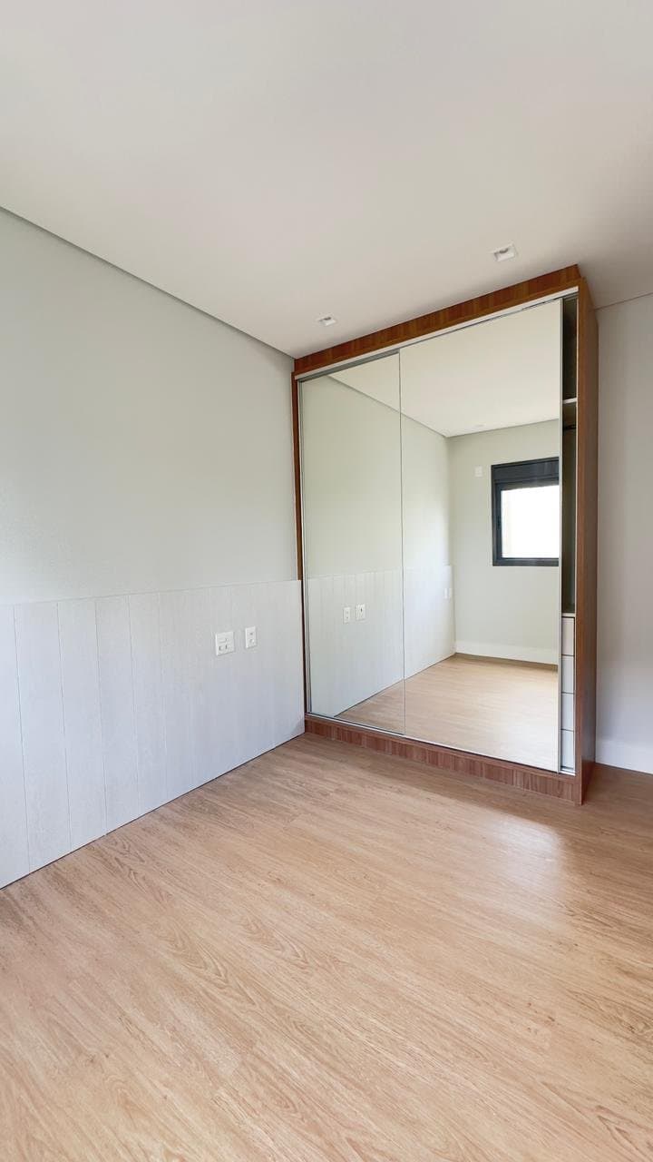 Apartamento de 3 quartos com 3 suítes e 120 m² em Bal. Camboriú