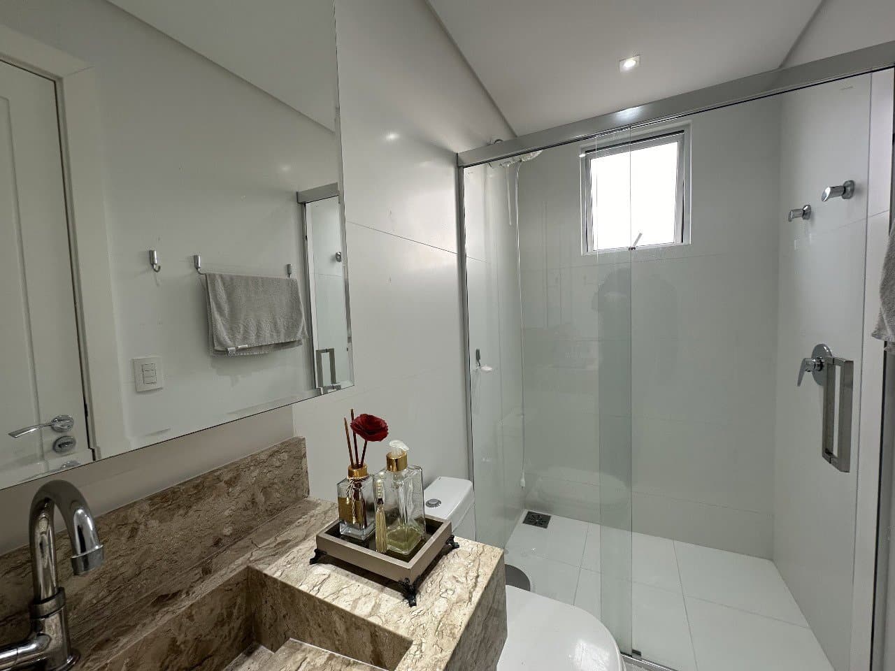 Apartamento de 3 quartos com 3 suítes e 182 m² em Bal. Camboriú