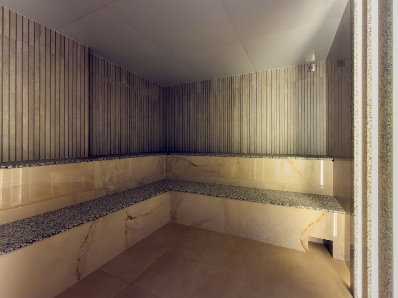 Apartamento de 4 quartos com 4 suítes e 170 m² em Bal. Camboriú