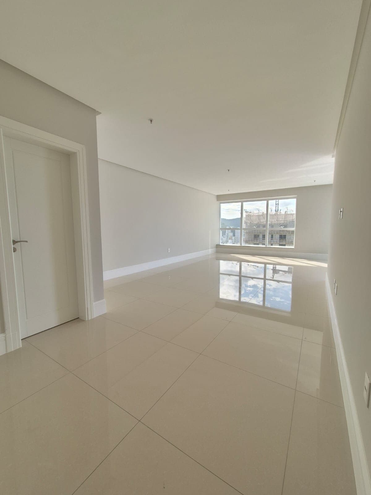 Apartamento de 4 quartos com 4 suítes e 170 m² em Bal. Camboriú