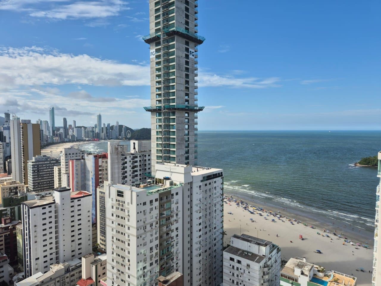 Apartamento de 4 quartos com 4 suítes e 170 m² em Bal. Camboriú