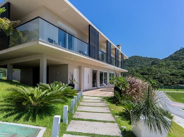 Casa de 5 quartos com 5 suítes e 555 m² em Bal. Camboriú