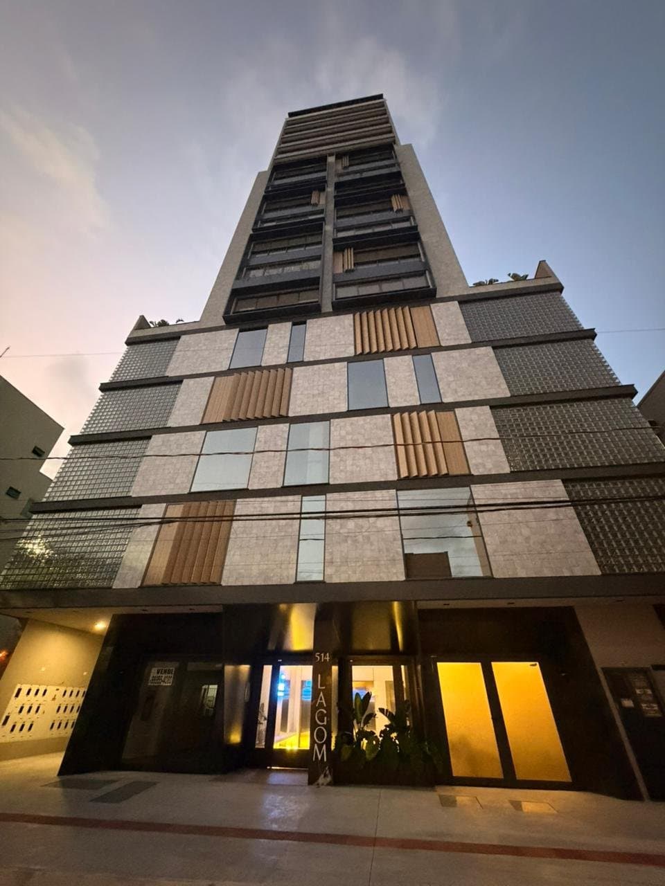 Apartamento de 3 quartos com 3 suítes e 110 m² em Bal. Camboriú