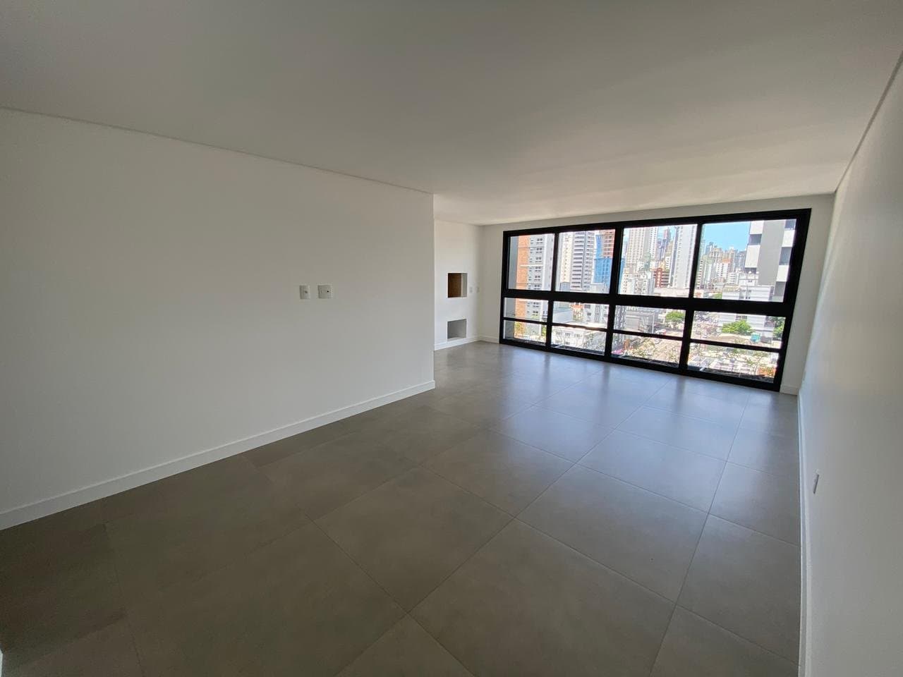 Apartamento de 3 quartos com 3 suítes e 110 m² em Bal. Camboriú