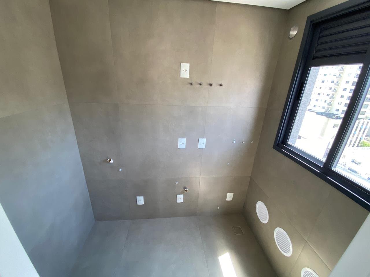 Apartamento de 3 quartos com 3 suítes e 110 m² em Bal. Camboriú