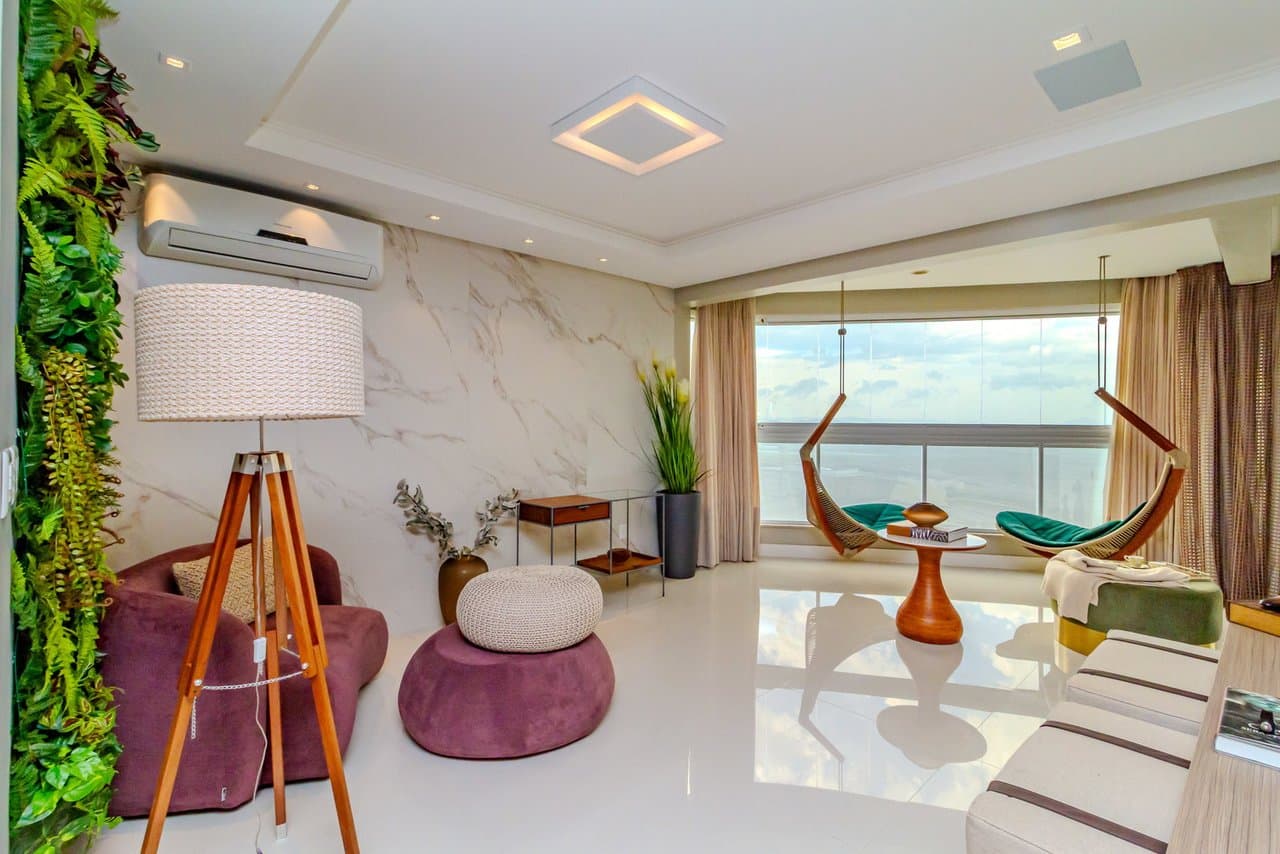 Apartamento de 4 quartos com 4 suítes e 359 m² em Bal. Camboriú