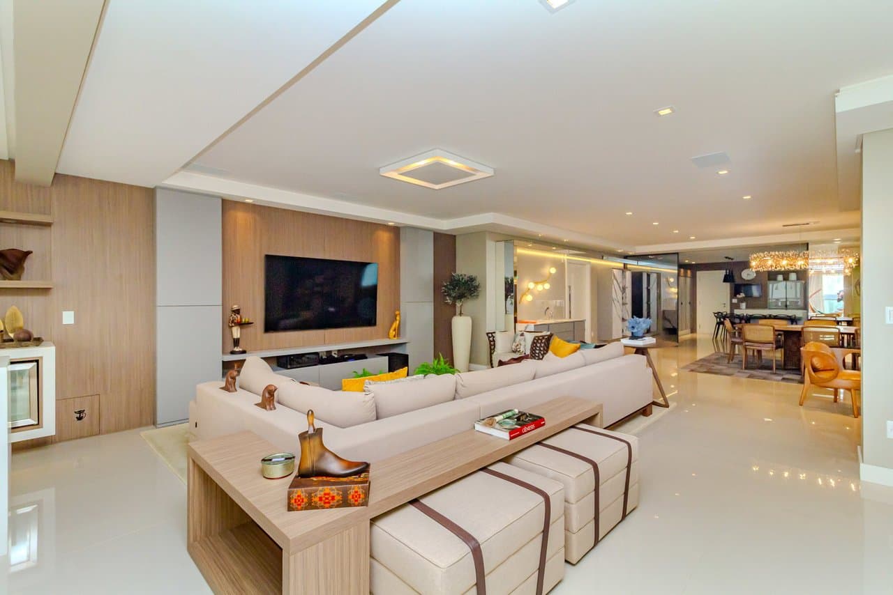 Apartamento de 4 quartos com 4 suítes e 359 m² em Bal. Camboriú
