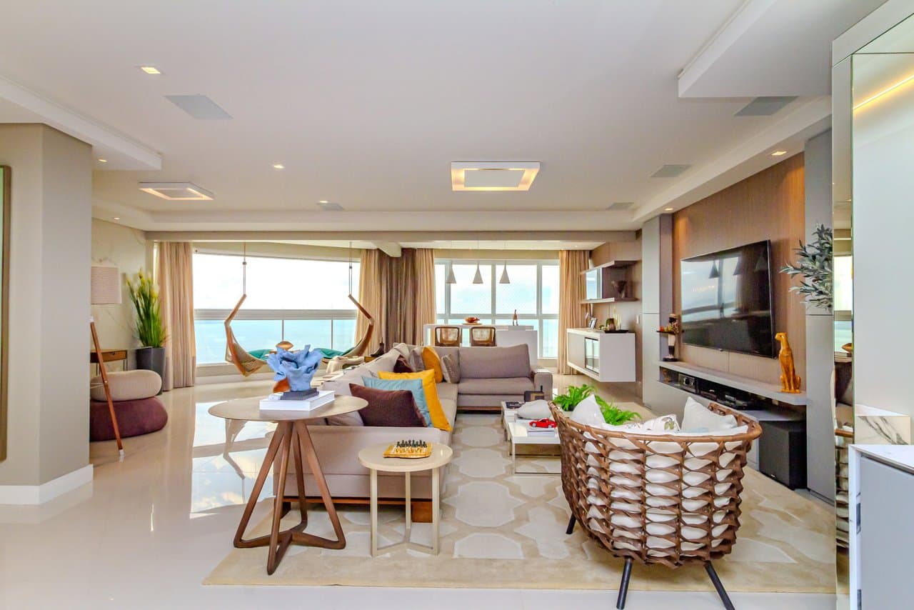 Apartamento de 4 quartos com 4 suítes e 359 m² em Bal. Camboriú