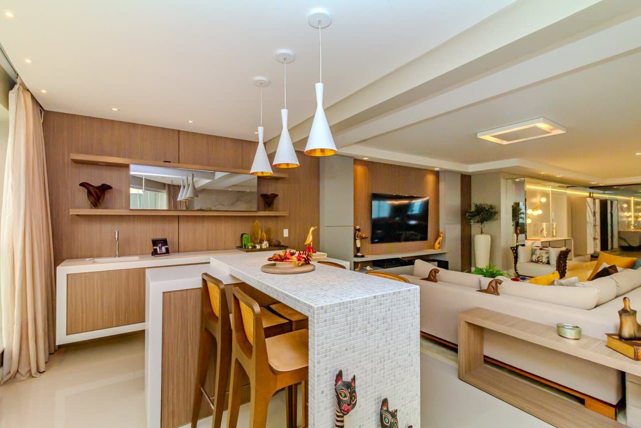 Apartamento de 4 quartos com 4 suítes e 359 m² em Bal. Camboriú
