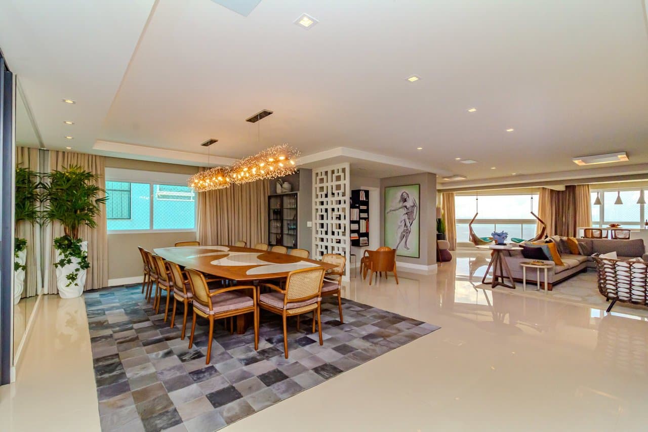 Apartamento de 4 quartos com 4 suítes e 359 m² em Bal. Camboriú