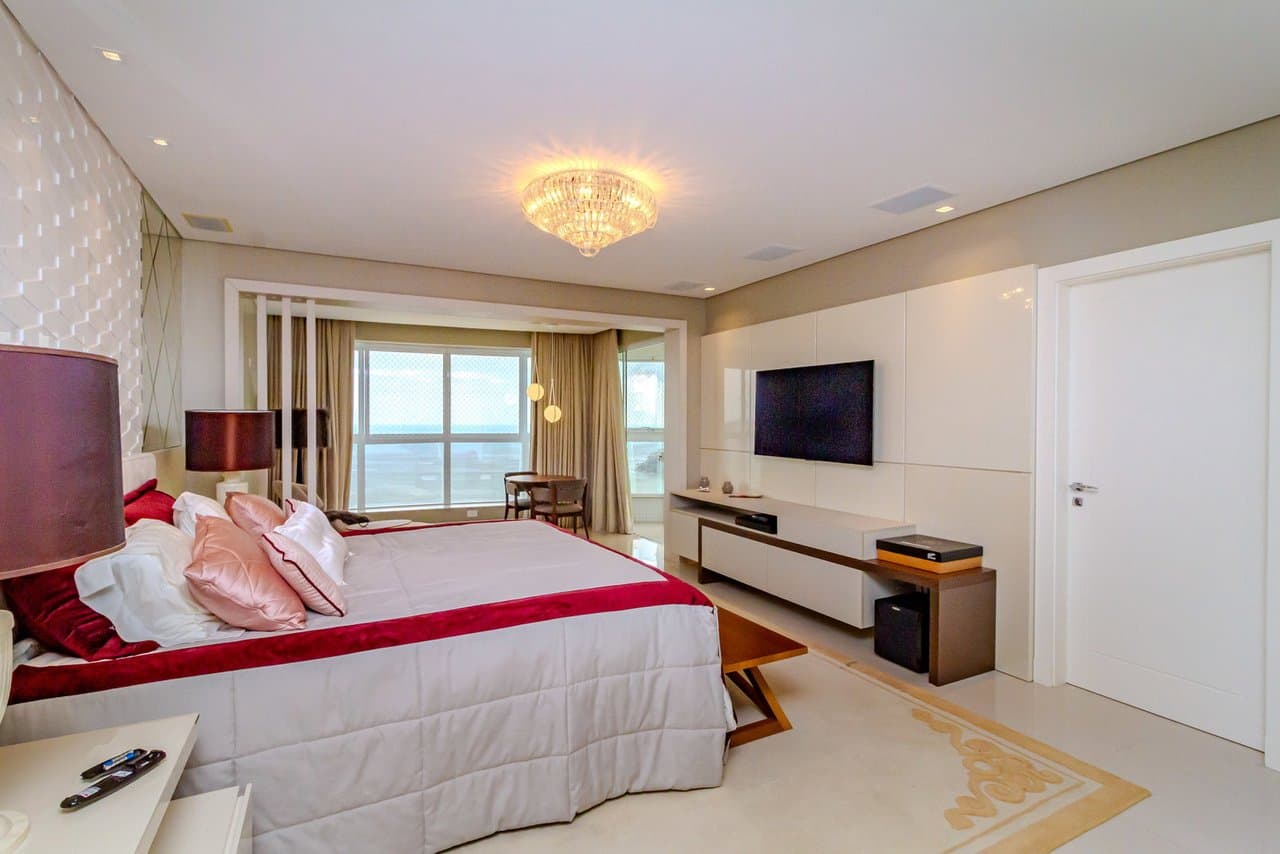 Apartamento de 4 quartos com 4 suítes e 359 m² em Bal. Camboriú