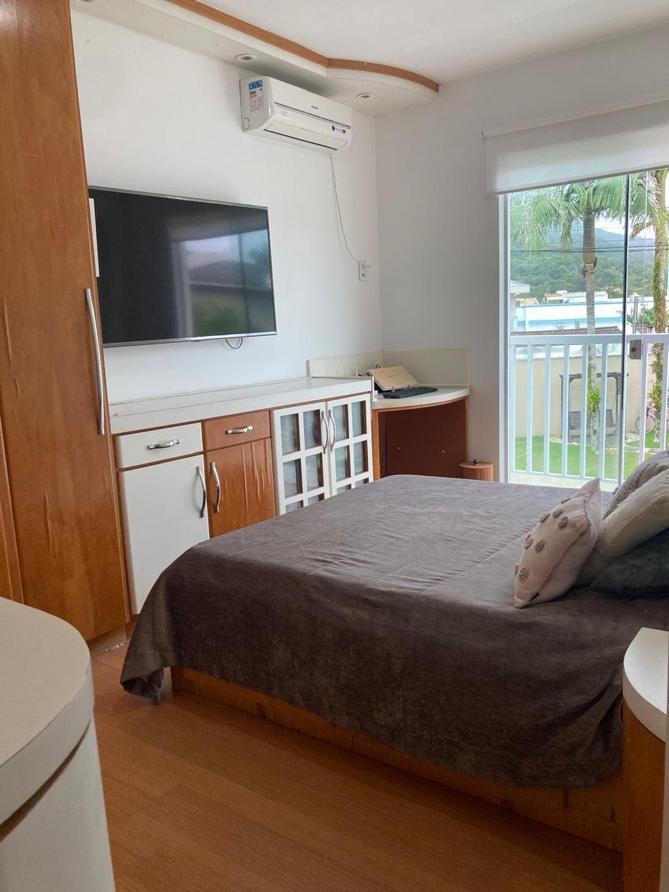 Casa de 3 quartos com 1 suíte e 120 m² em Bal. Camboriú