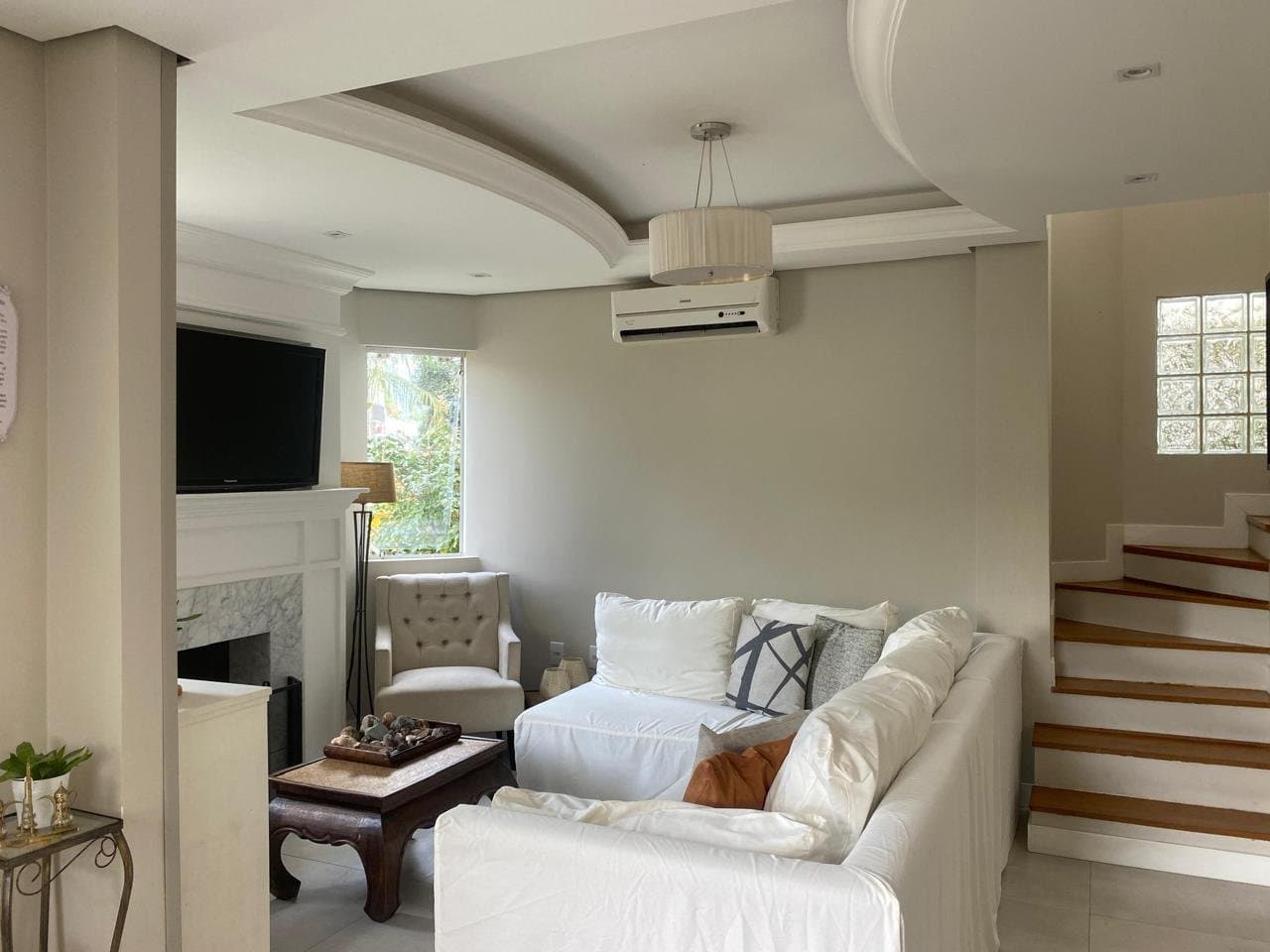 Casa de 3 quartos com 1 suíte e 120 m² em Bal. Camboriú