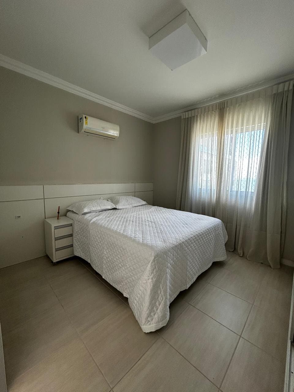 Apartamento de 3 quartos com 3 suítes e 128 m² em Bal. Camboriú