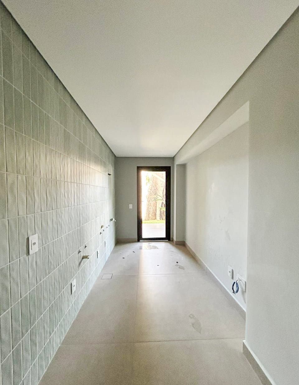 Casa de 4 quartos com 4 suítes e 720 m² em Bal. Camboriú