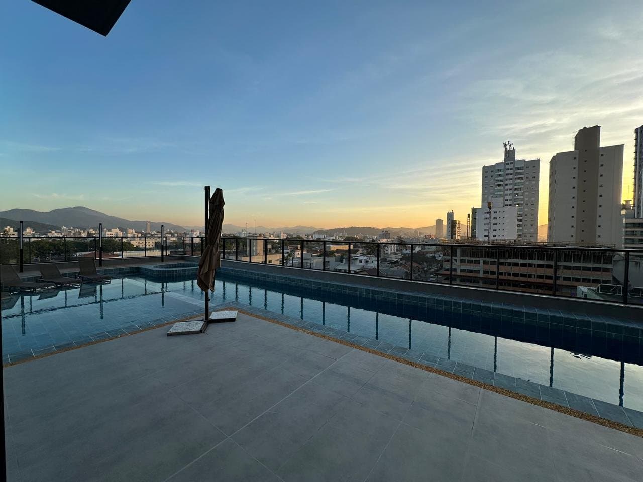 Apartamento de 3 quartos com 3 suítes e 135 m² em Bal. Camboriú