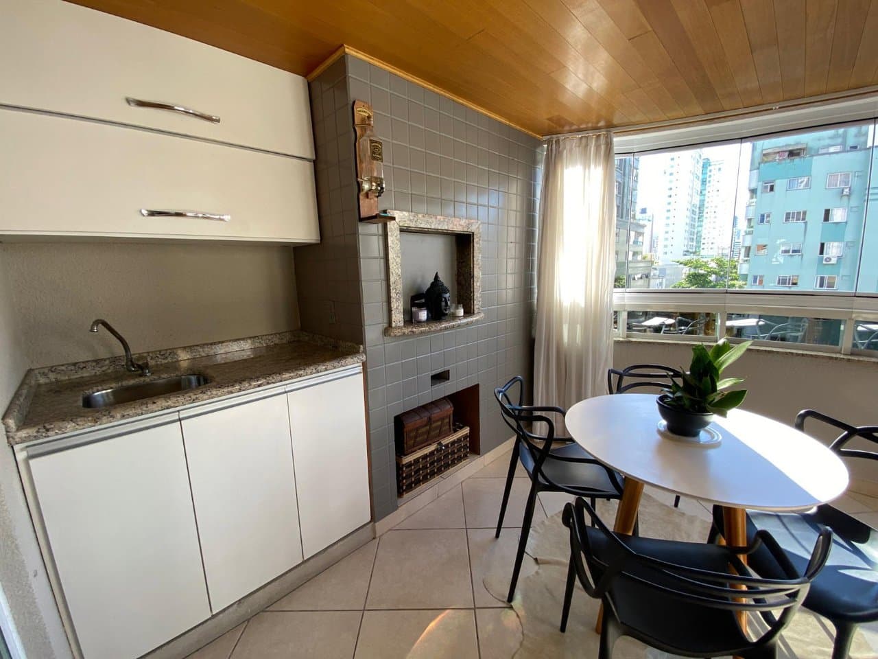 Apartamento de 3 quartos com 1 suíte e 119 m² em Bal. Camboriú