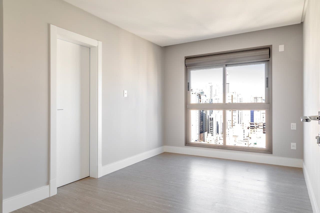 Apartamento de 4 quartos com 4 suítes e 143 m² em Bal. Camboriú