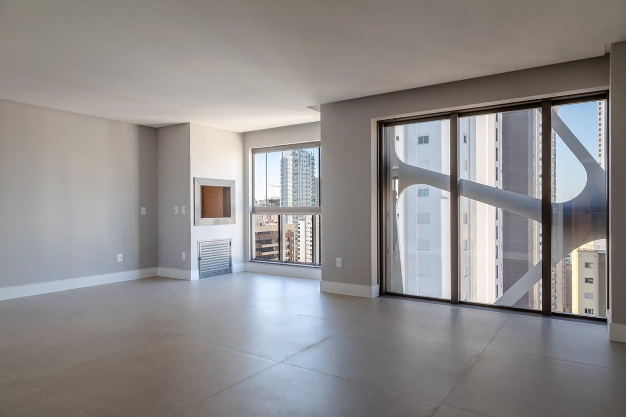 Apartamento de 4 quartos com 4 suítes e 143 m² em Bal. Camboriú