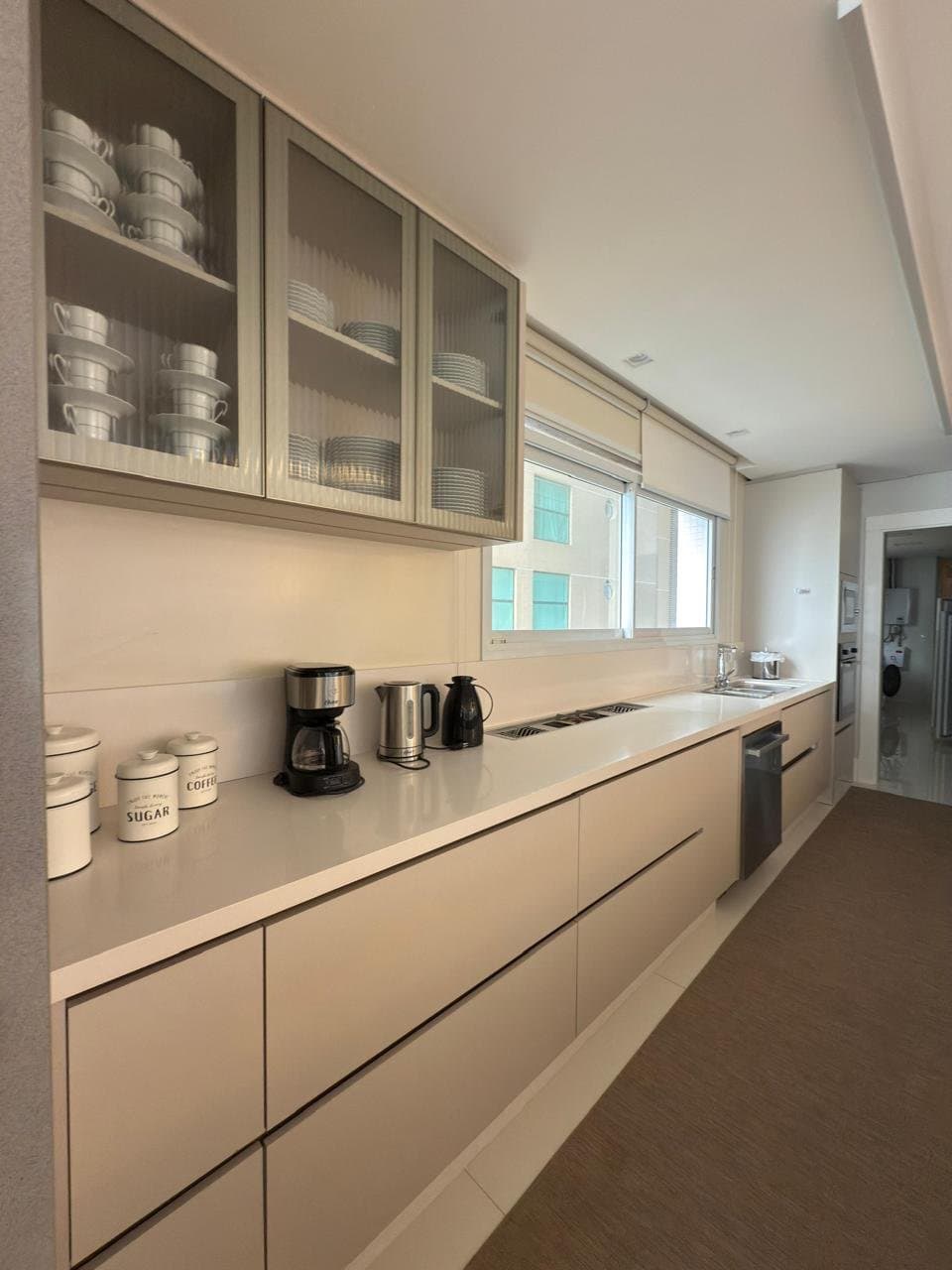 Apartamento de 6 quartos com 5 suítes e 346 m² em Bal. Camboriú